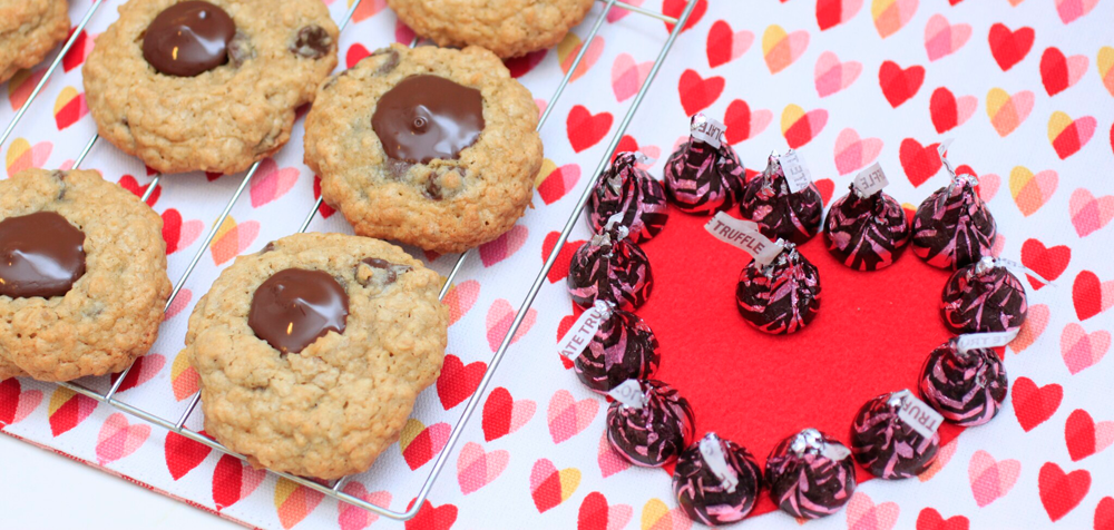 How to make truffle-topped oatmeal chocolate chip cookies