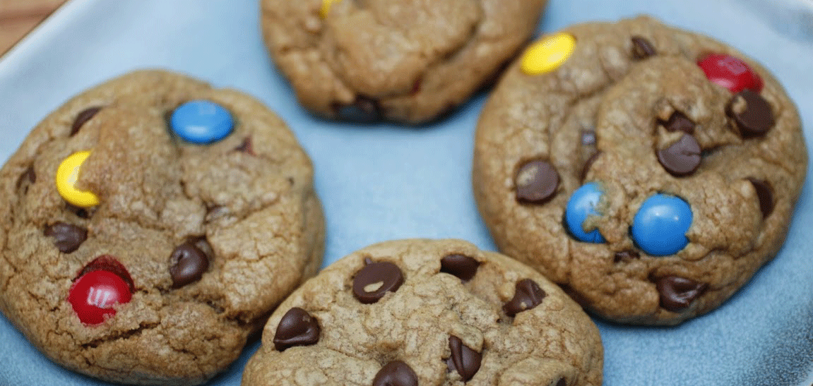 Holiday Cookie Swap Ideas -- Levain Copycat Recipe